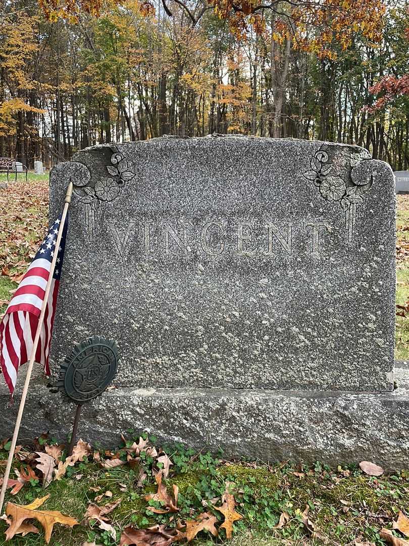 Charles J. Vincent's grave. Photo 1