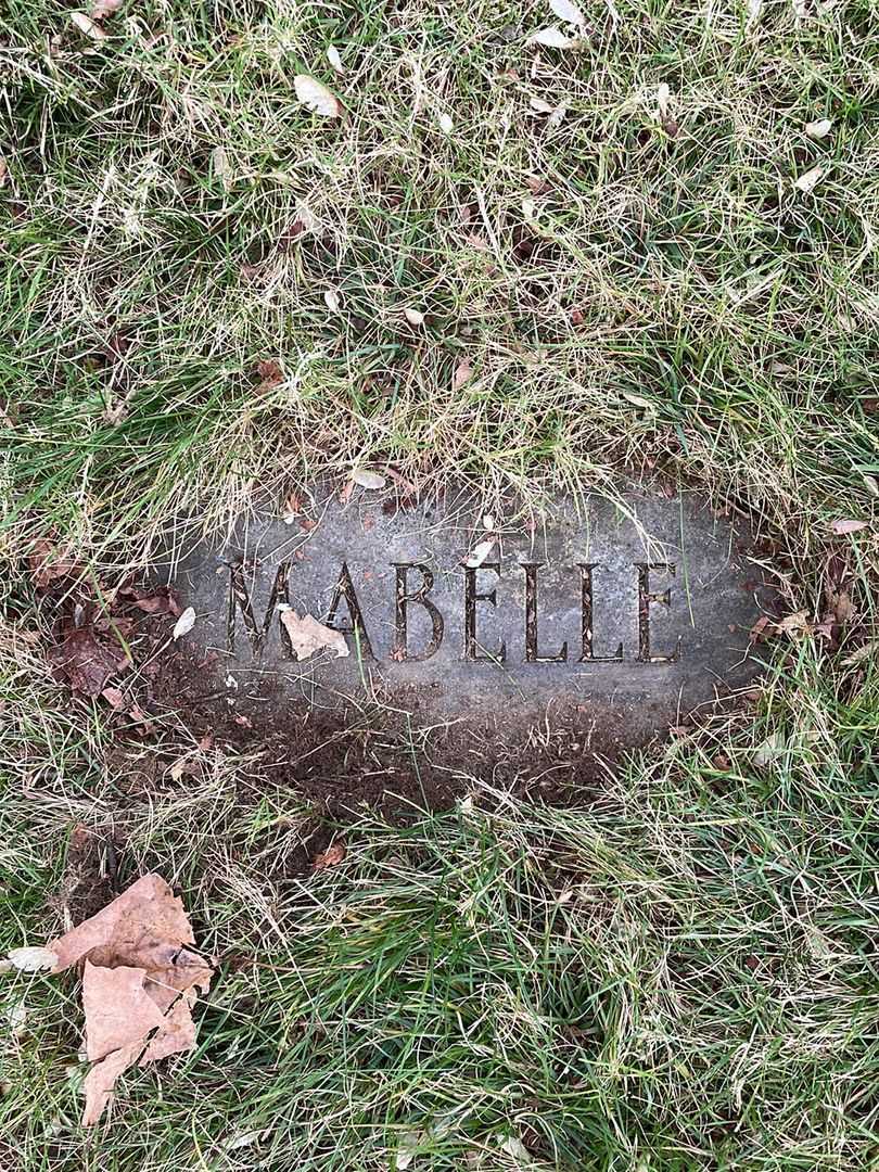 Mabelle E. Pease Franklin's grave. Photo 4