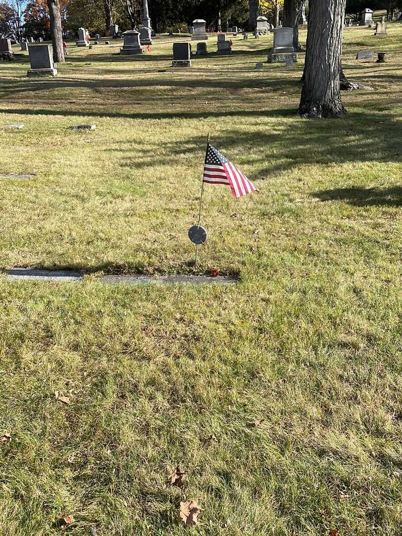 Elmer F. Fry's grave. Photo 2