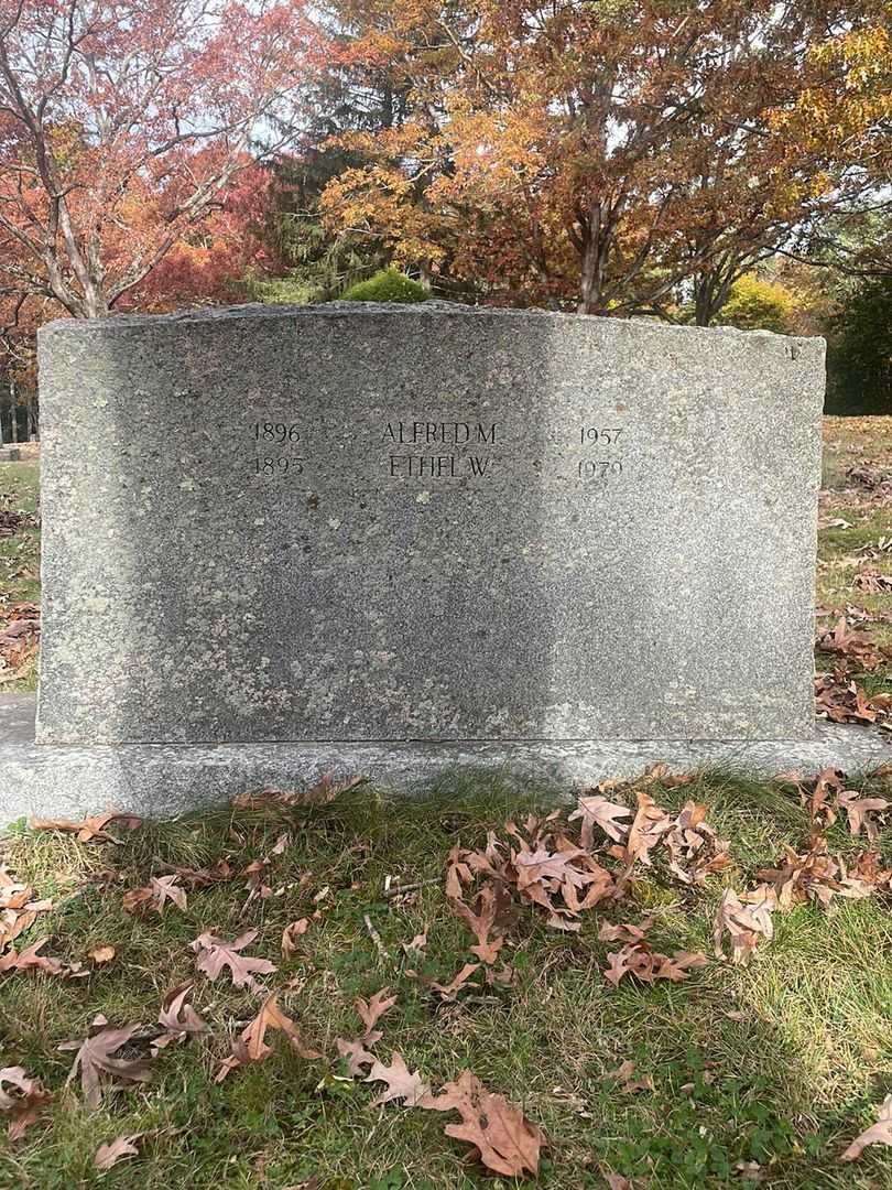 Alfred M. Bailey's grave. Photo 3