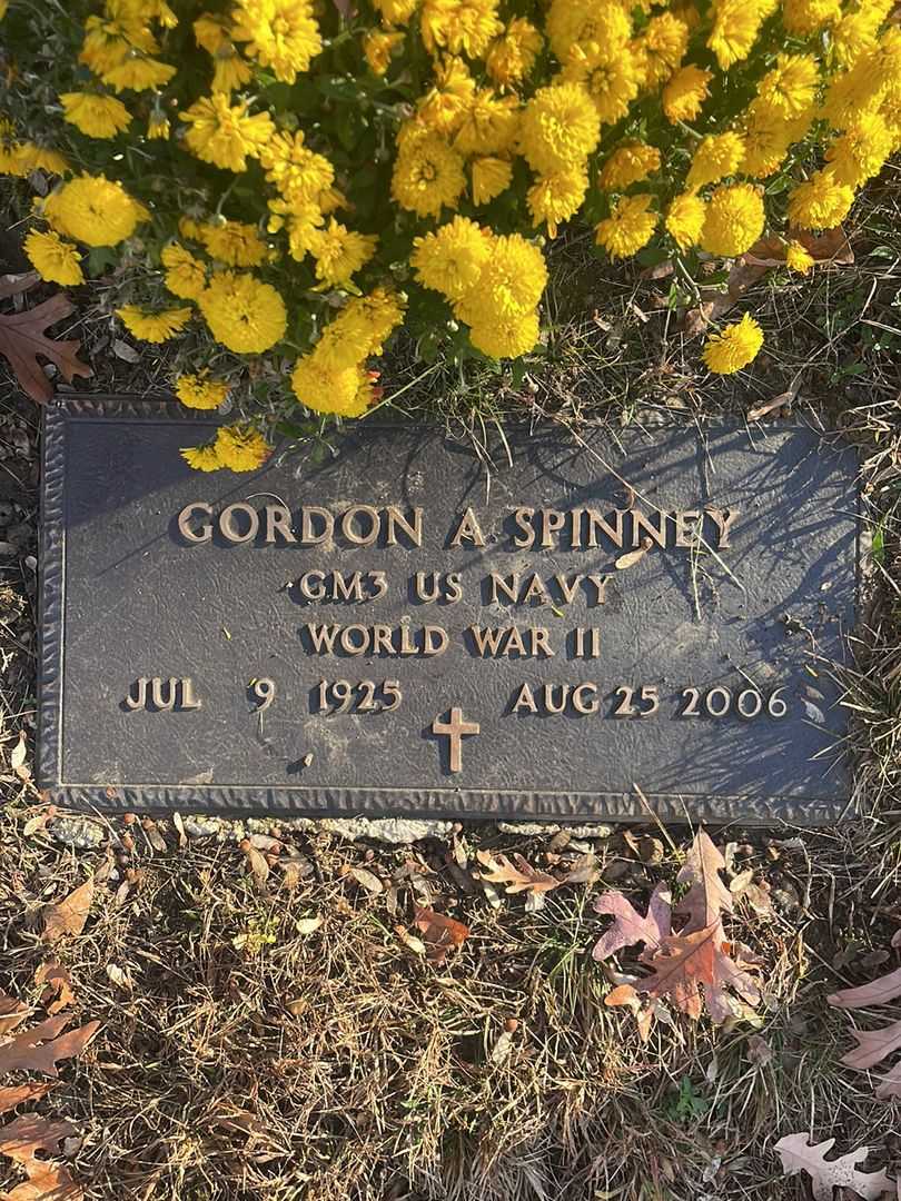 Gordon A. Spinney's grave. Photo 3