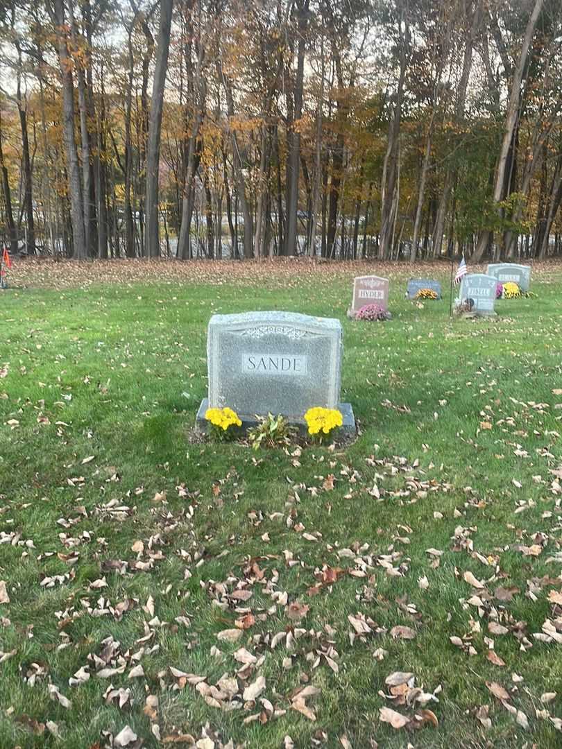 C. Francis Sande's grave. Photo 2