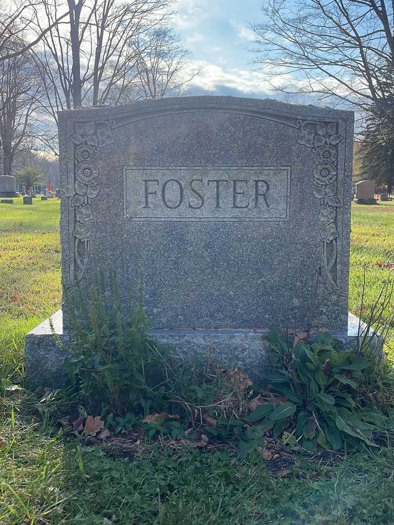 Blanche A. Hadlock Foster's grave. Photo 1