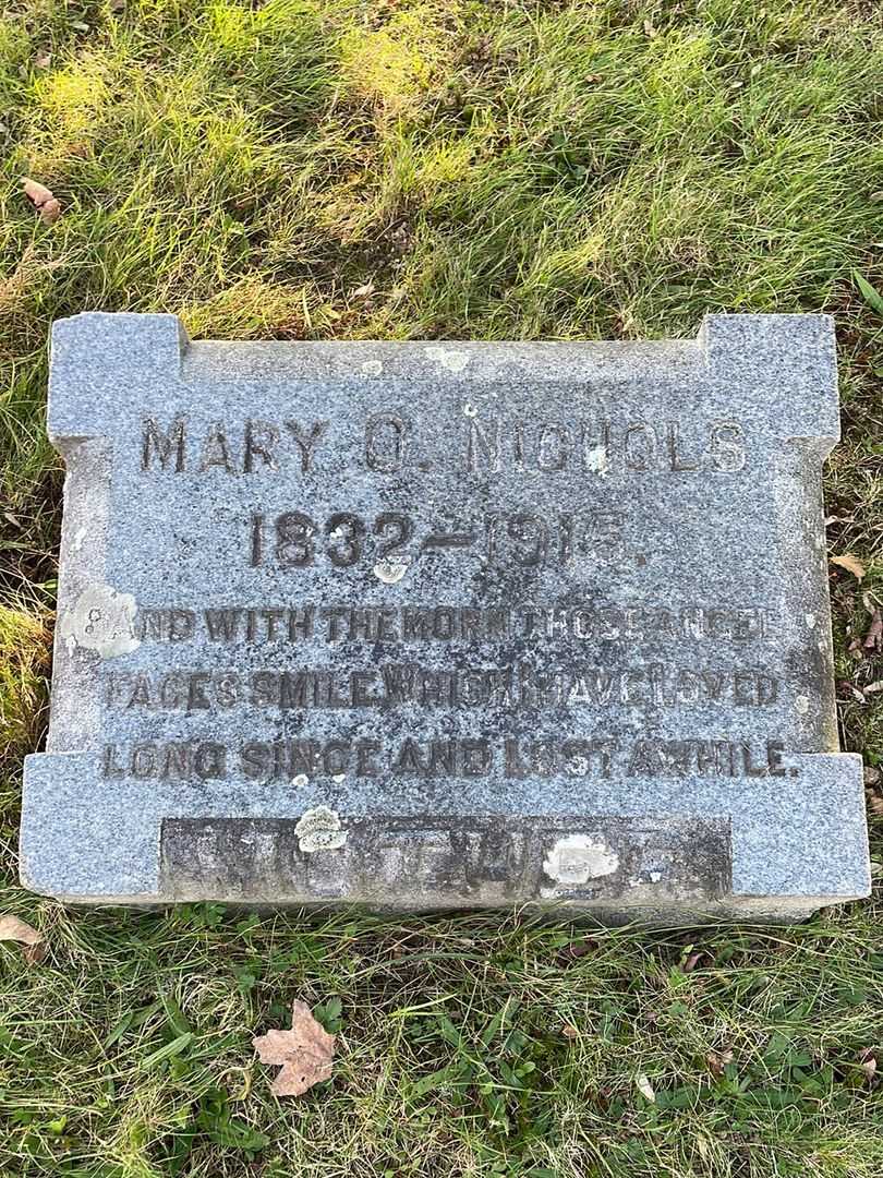 Mary O. Nichols's grave. Photo 4