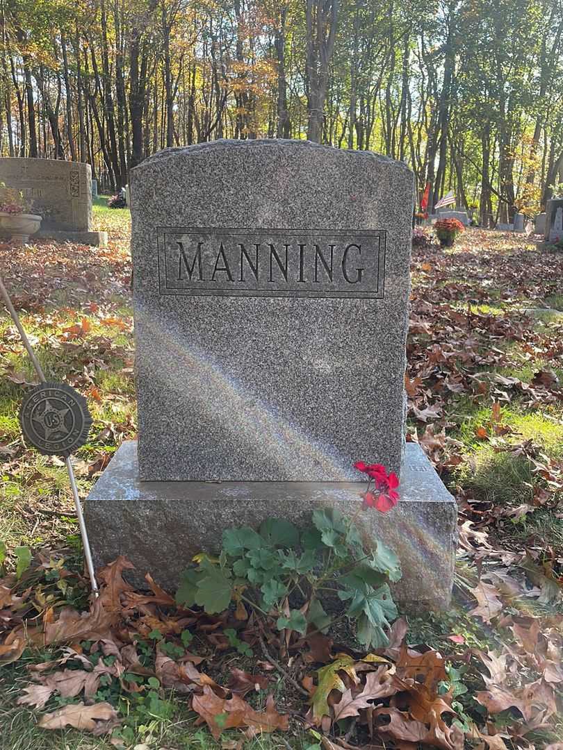 Irving M. Manning's grave. Photo 3
