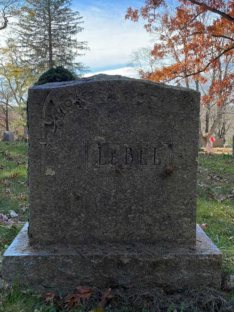 Horace Labell's grave