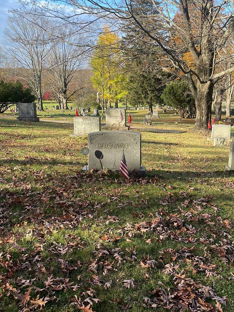 Agnes O. Viccaro's grave. Photo 2