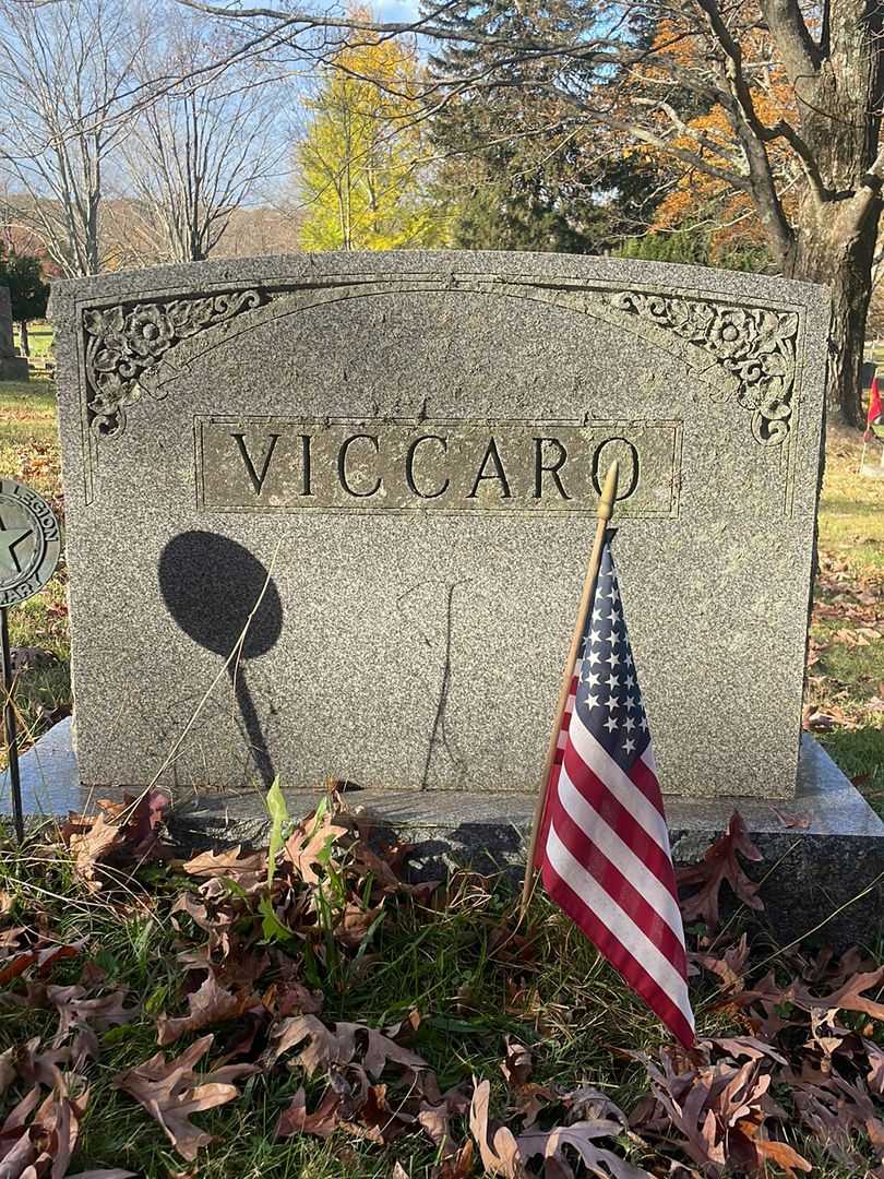 Agnes O. Viccaro's grave. Photo 1