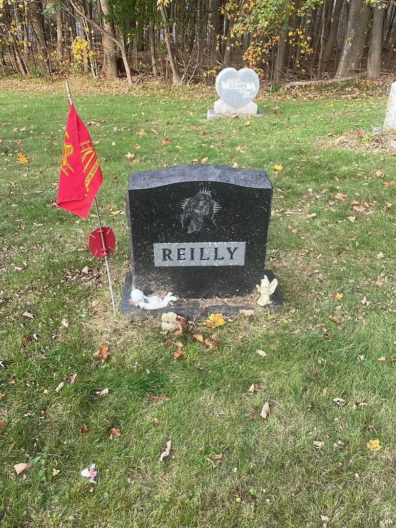 Shirley J. Reilly's grave. Photo 2