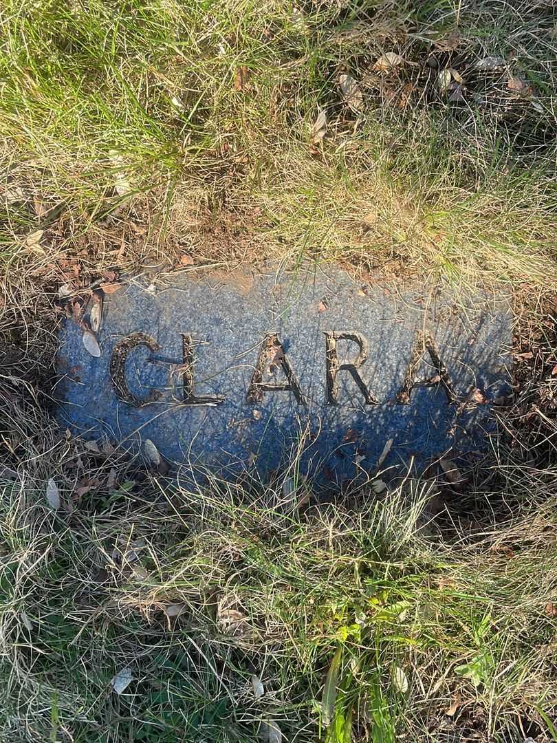 Clara S. Lockwood's grave. Photo 4