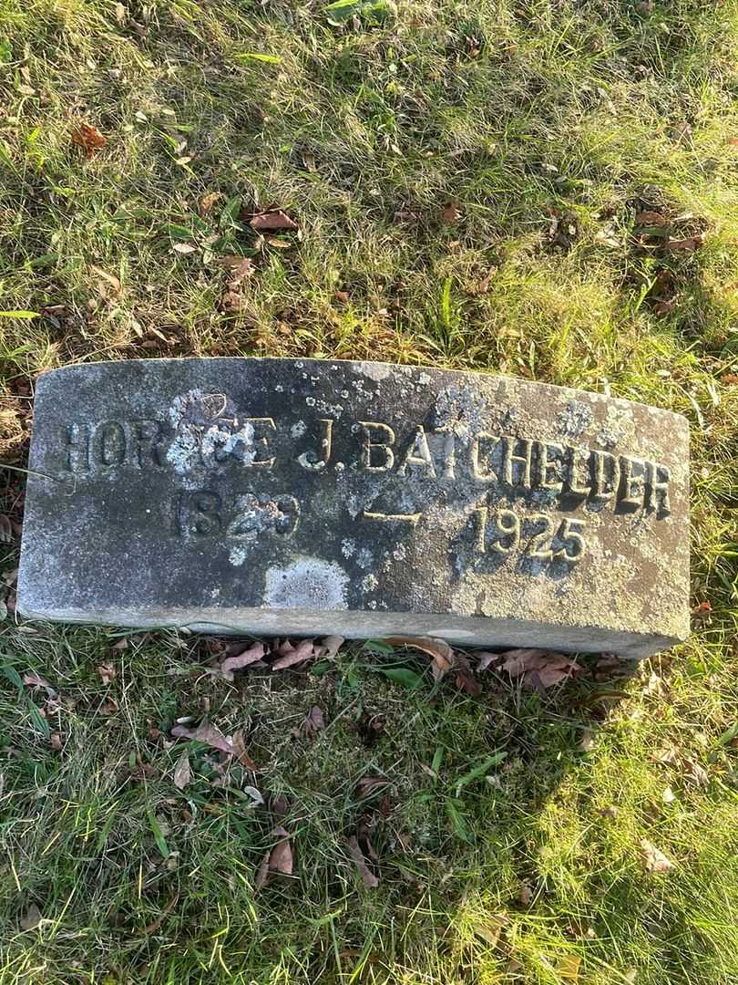 Horace J. Batchelder's grave. Photo 4