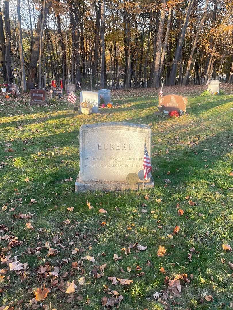 Robert Leonard Eckert's grave. Photo 2