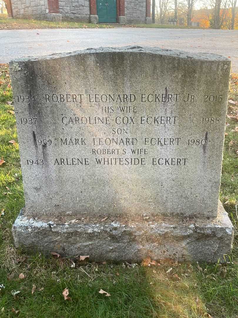 Robert Leonard Eckert's grave. Photo 4