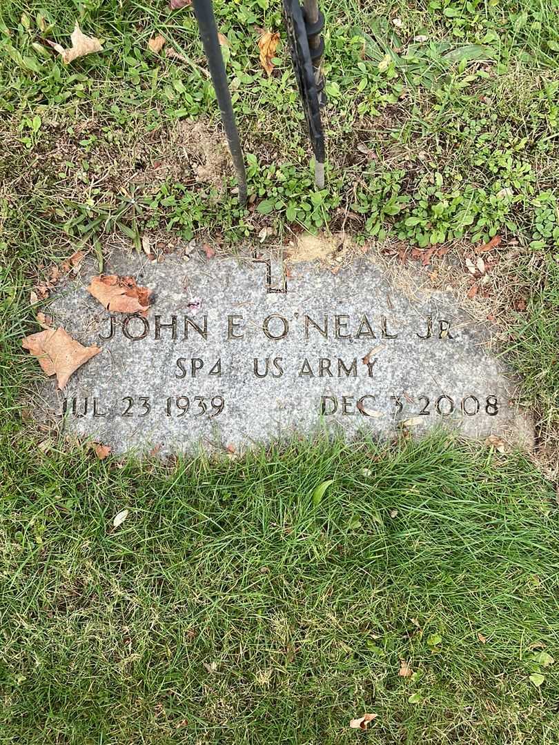 John E. O'Neal Junior's grave. Photo 1