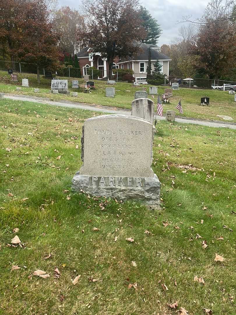 Ella F. Parker's grave. Photo 2