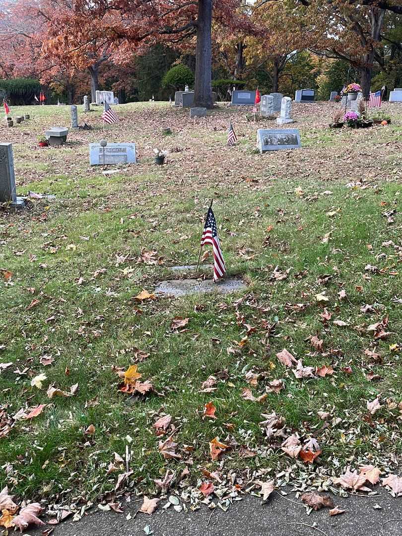 Donald Neil Reynolds's grave. Photo 2