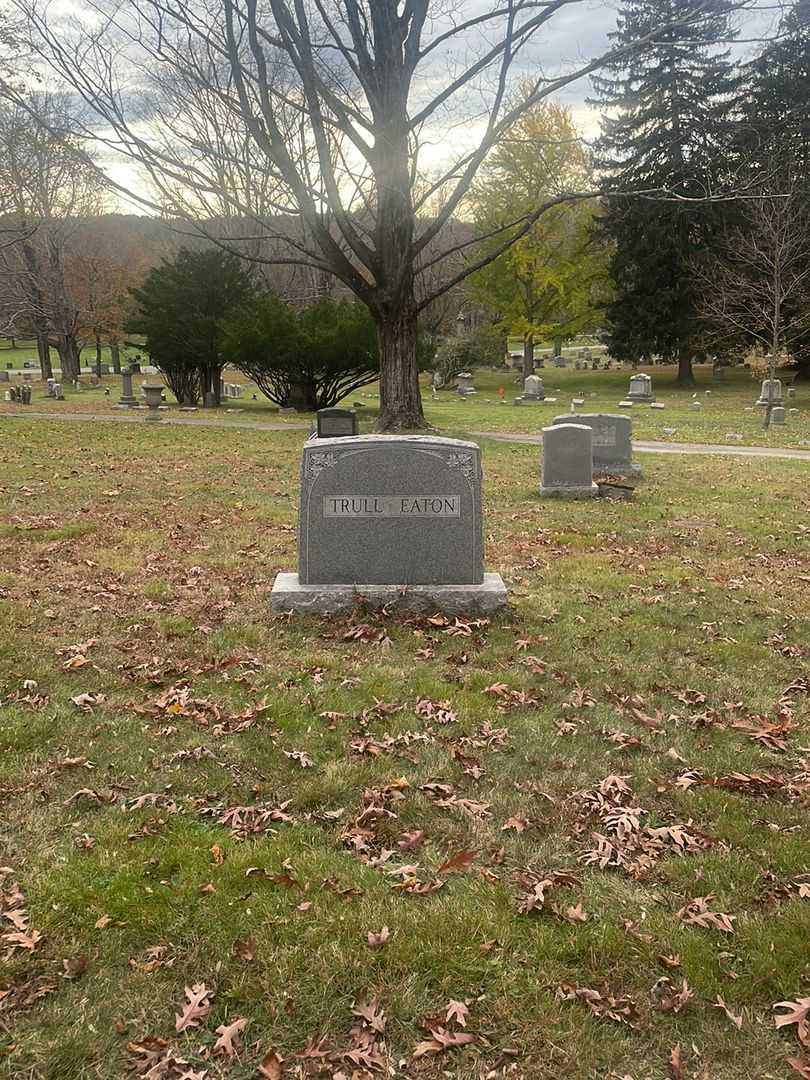 Florence E. Eaton's grave. Photo 2