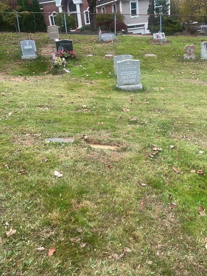 Doris Emery Porter Young's grave. Photo 2