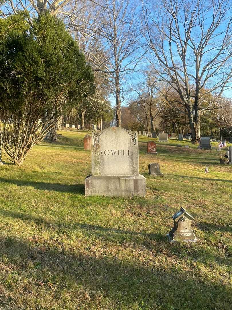 Laura R. Jewell's grave. Photo 2