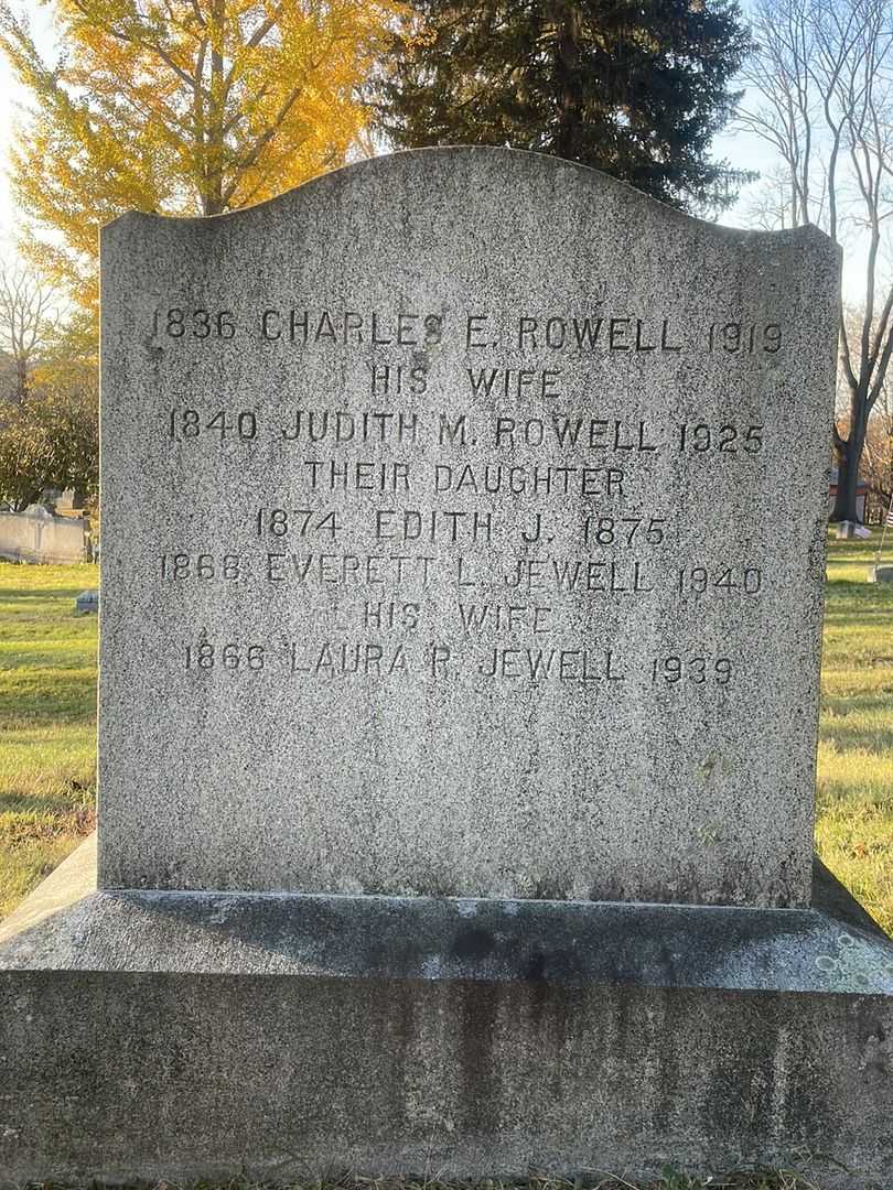 Laura R. Jewell's grave. Photo 4