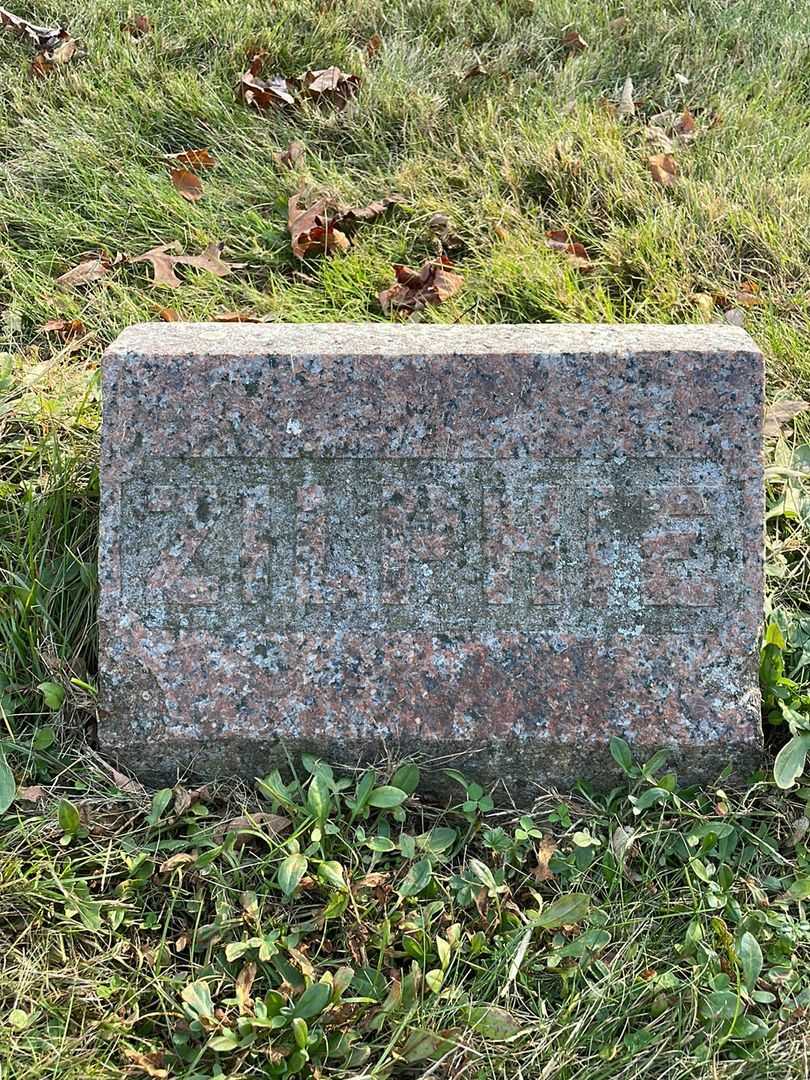 Zelphie M. Smith's grave. Photo 4