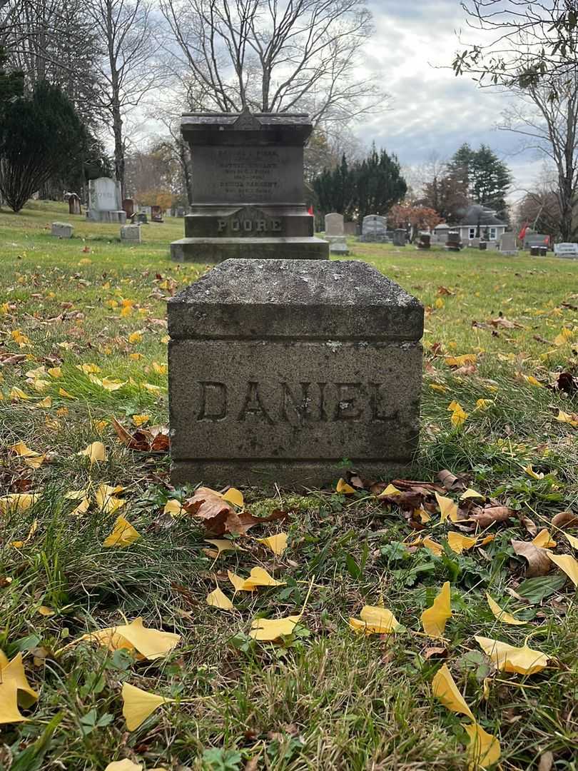 Daniel J. Poore's grave. Photo 4