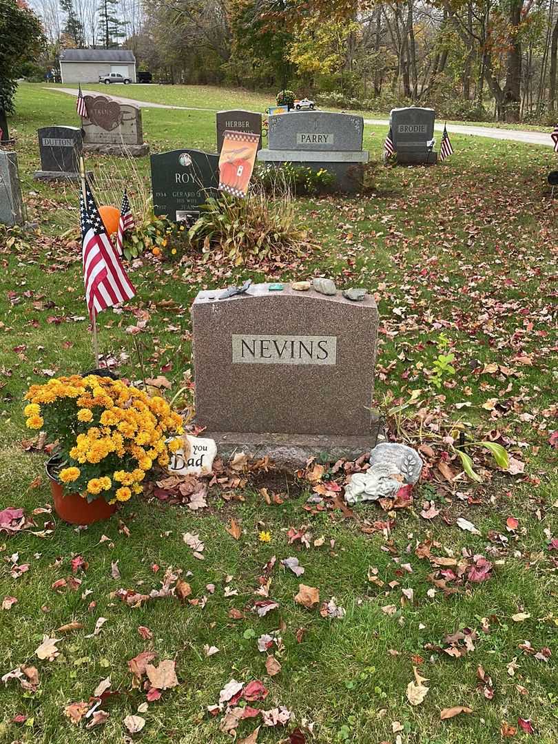 Robert S. "Bob" Nevins's grave. Photo 2