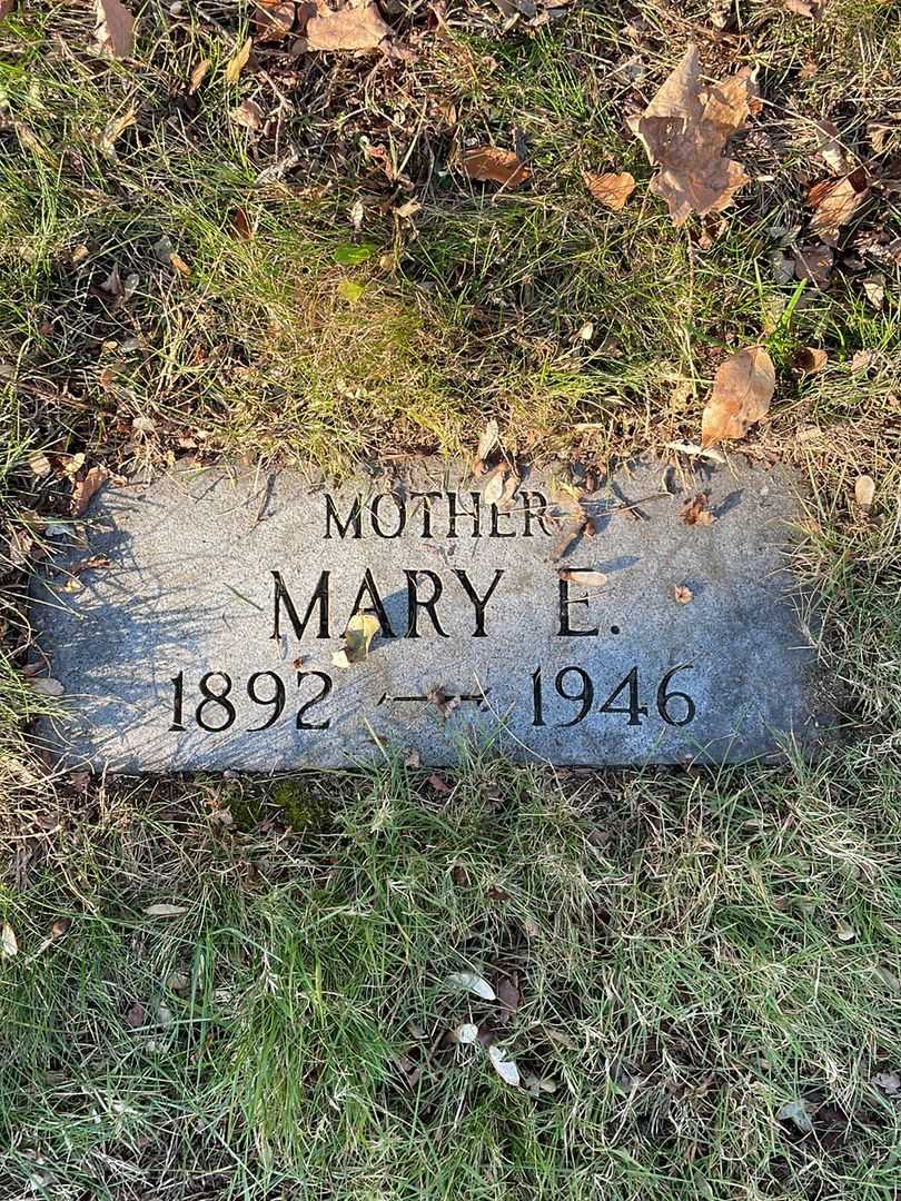 Mary E. Bailey's grave. Photo 3