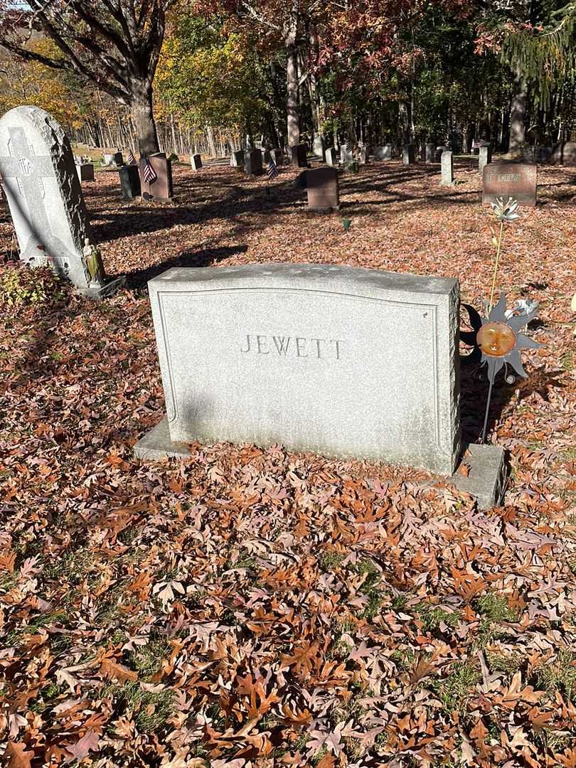 Amelia C. Jewett's grave. Photo 2