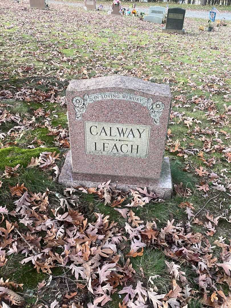 Mildred M. Calway's grave. Photo 4