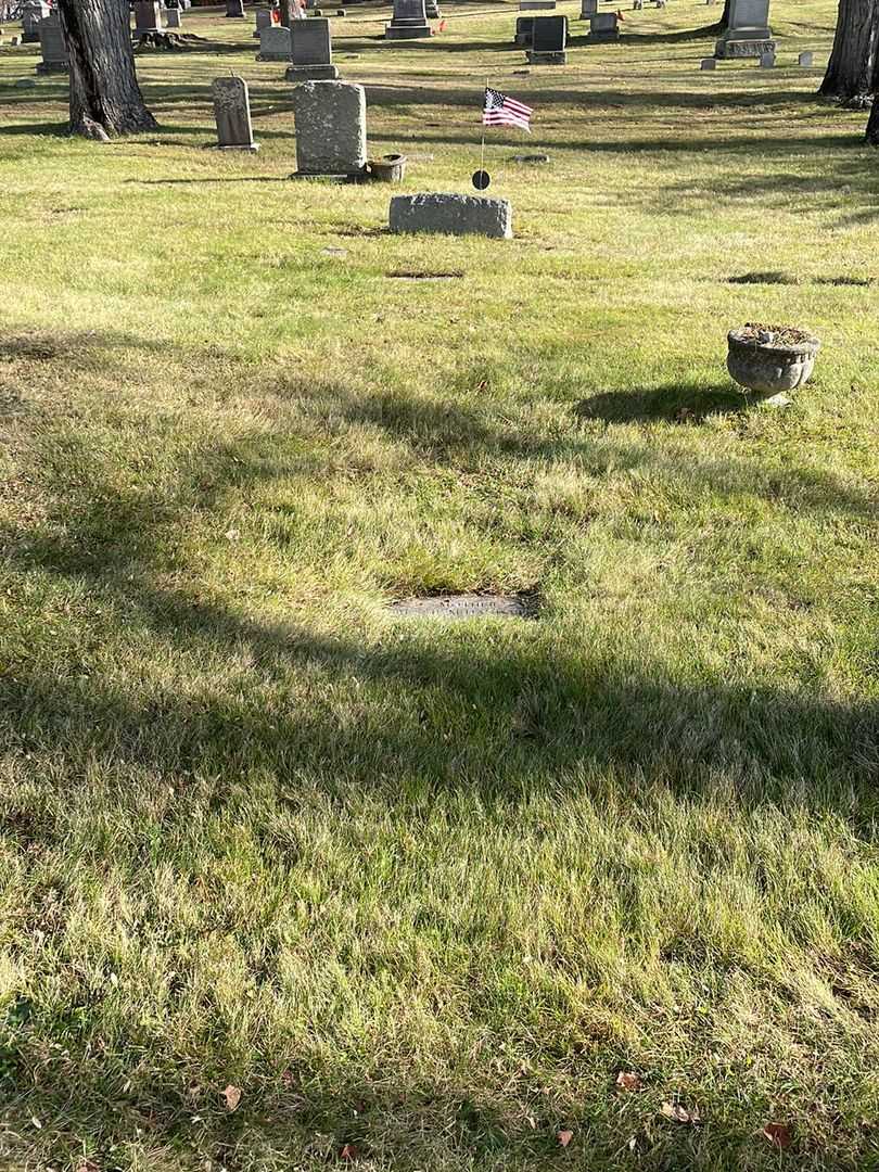 Bessie M. Danforth's grave. Photo 2