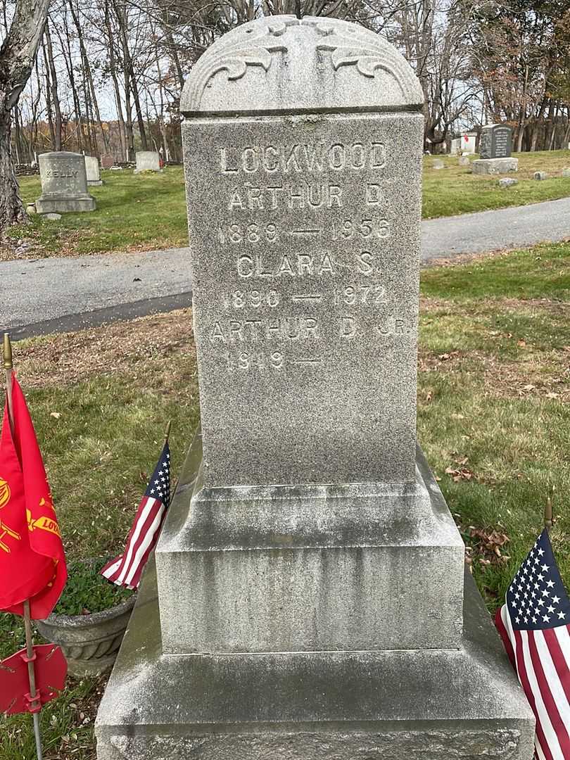 Clara S. Lockwood's grave. Photo 3
