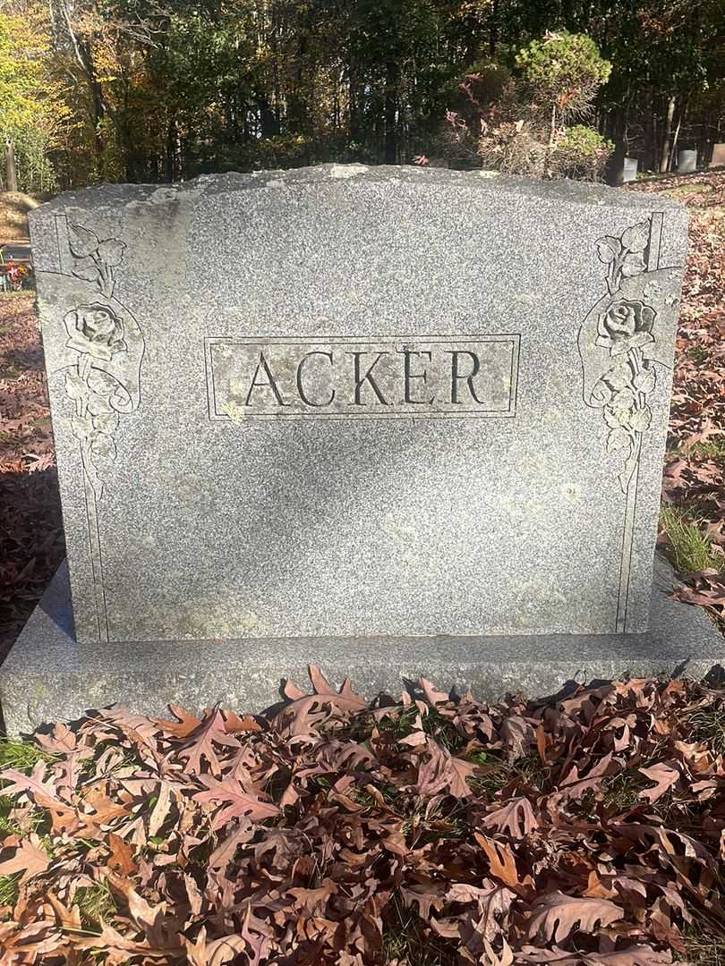 Ethel M. Acker's grave. Photo 1