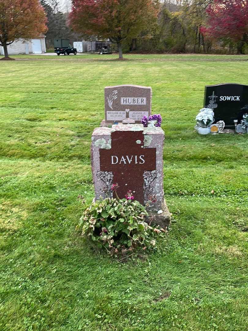 Dierdre J. Davis's grave. Photo 2