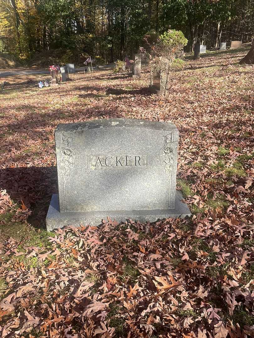 Ethel M. Acker's grave. Photo 4