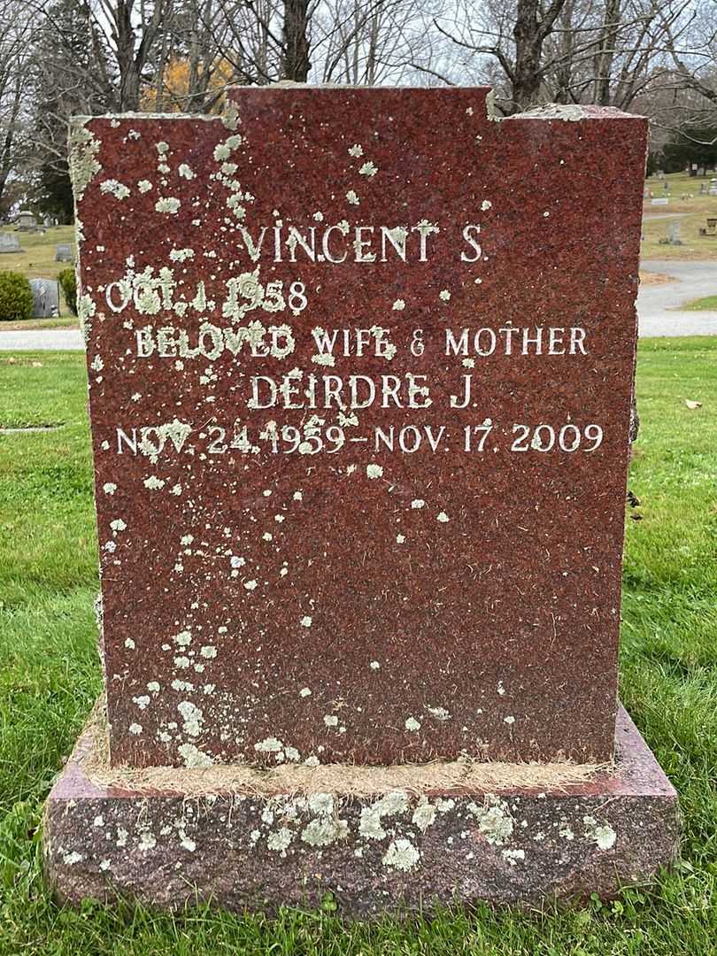 Dierdre J. Davis's grave. Photo 3