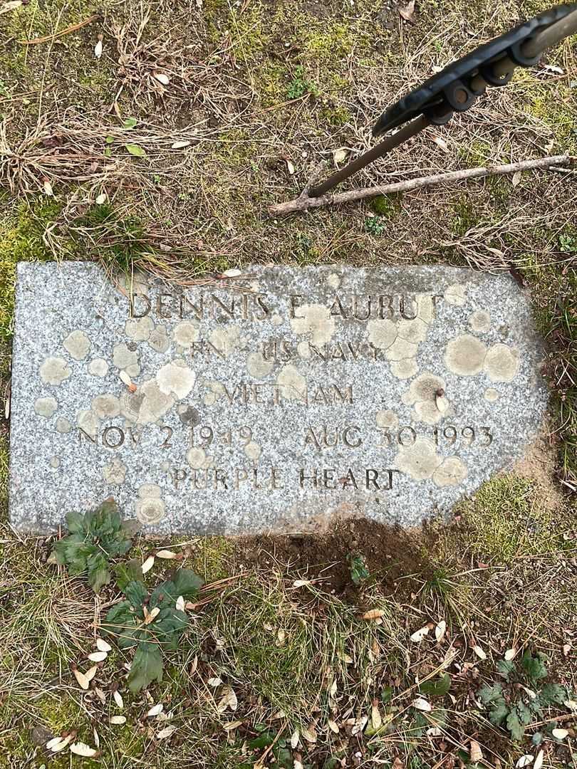 Denis E. Aubut's grave. Photo 4