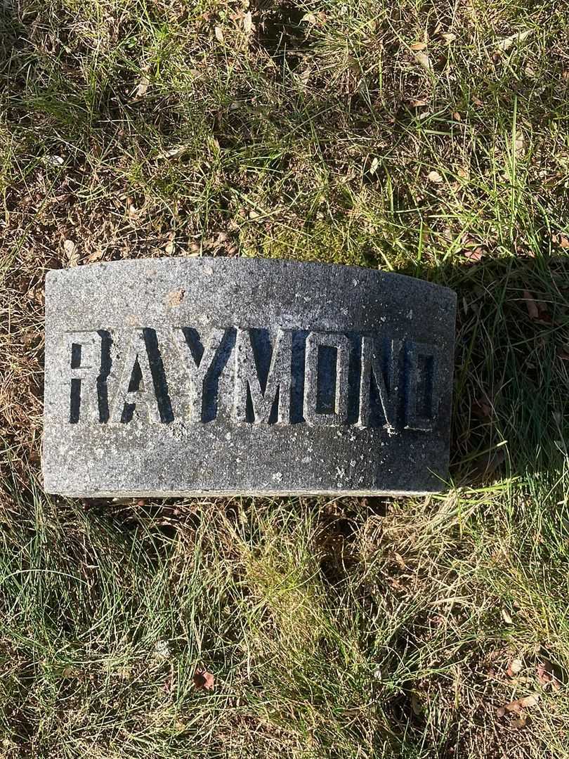 Raymond W. Goodwin's grave. Photo 5