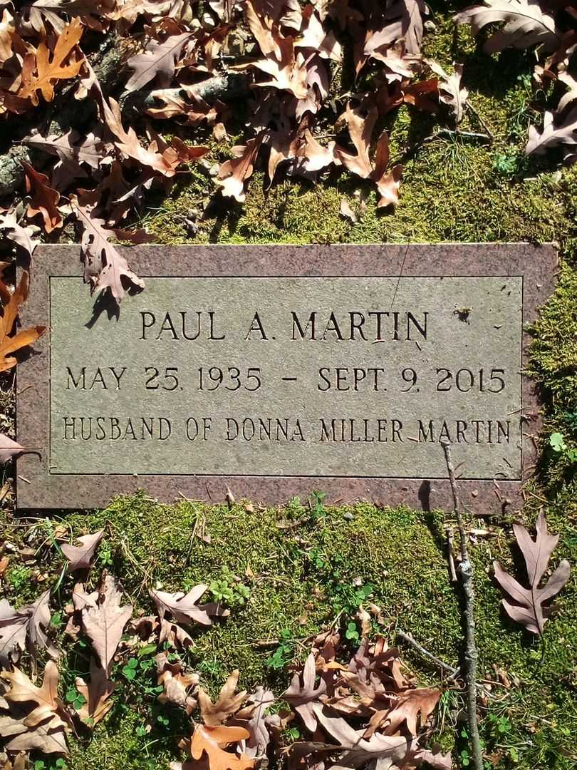 Paul A. Martin's grave. Photo 3