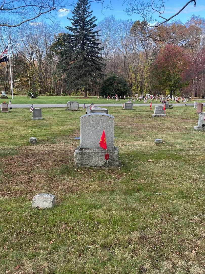 Albion E. Wadleigh's grave. Photo 2