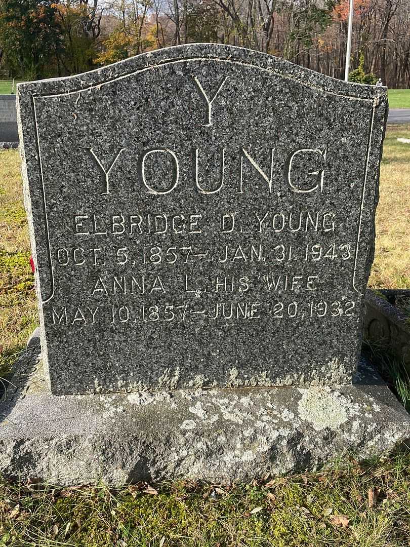 Elbridge D. Young's grave. Photo 3