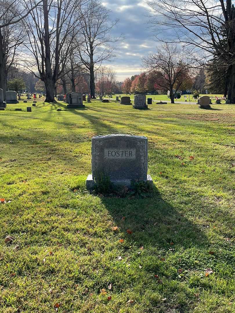 Blanche A. Hadlock Foster's grave. Photo 2