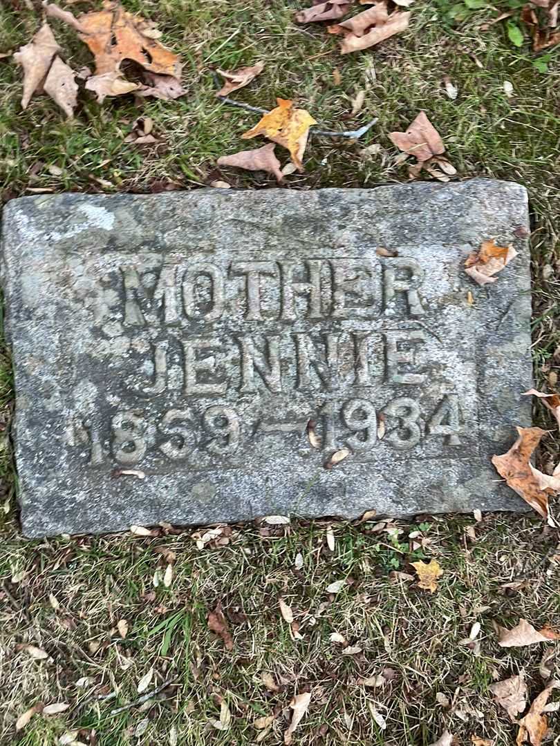 Jennie Cole's grave. Photo 4