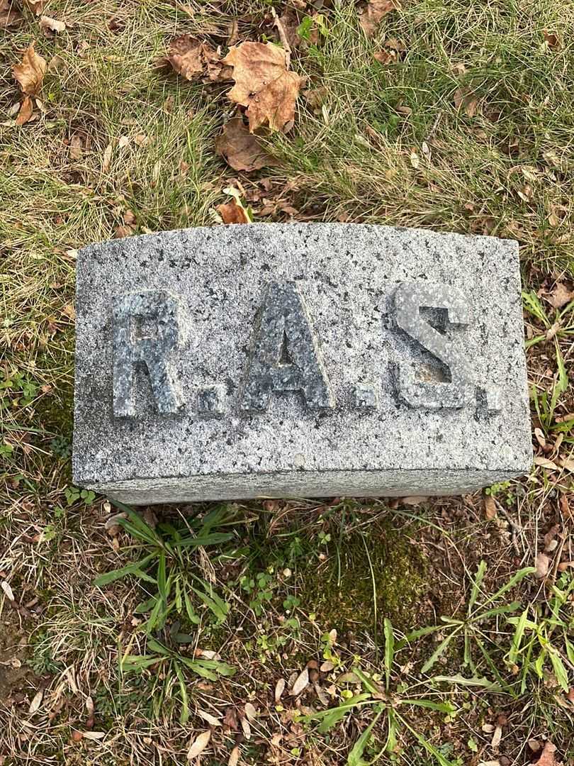 Richard A. Sargent's grave. Photo 3