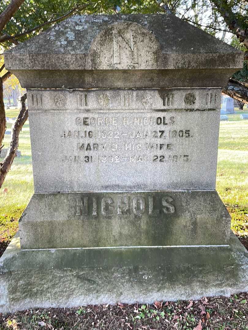 George H. Nichols's grave. Photo 3
