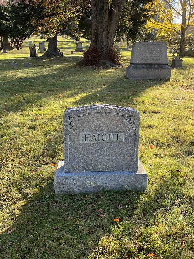 Everett A. Haight's grave. Photo 2