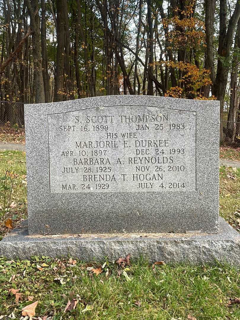 Barbara A. Reynolds's grave. Photo 4