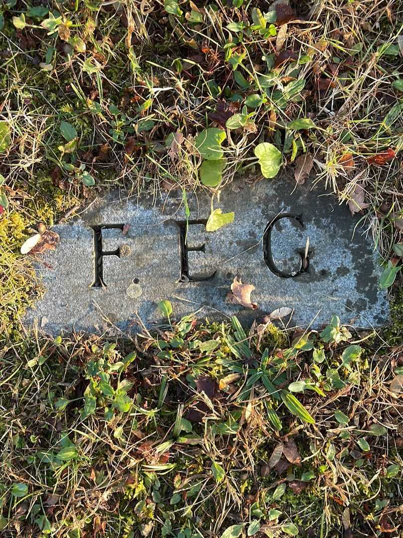 Frederick E. Gibbs's grave. Photo 4