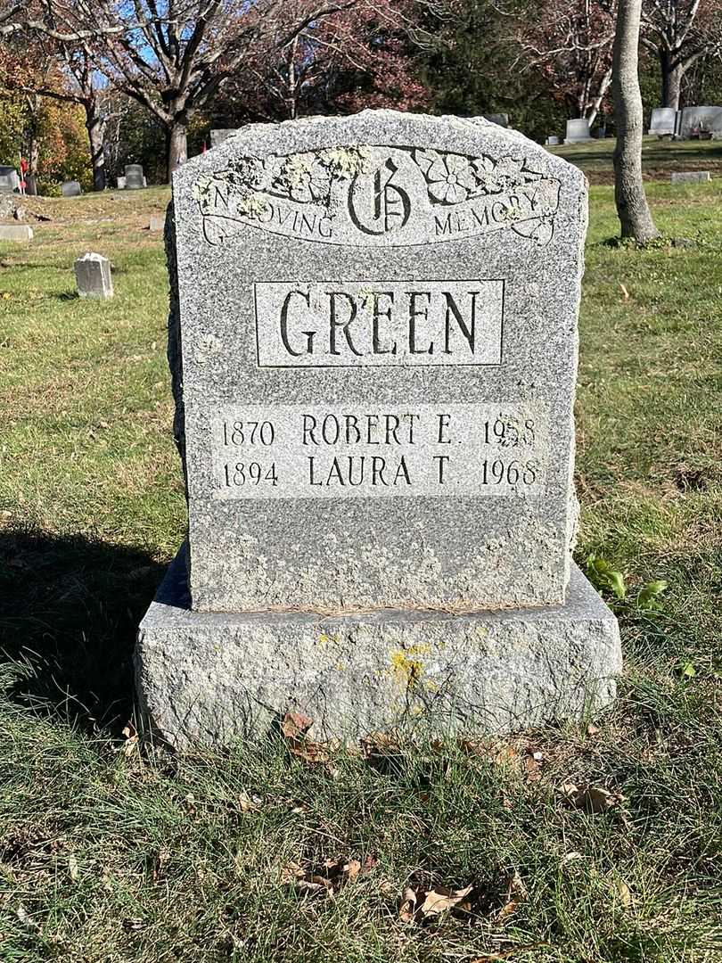 Laura T. Green's grave. Photo 3