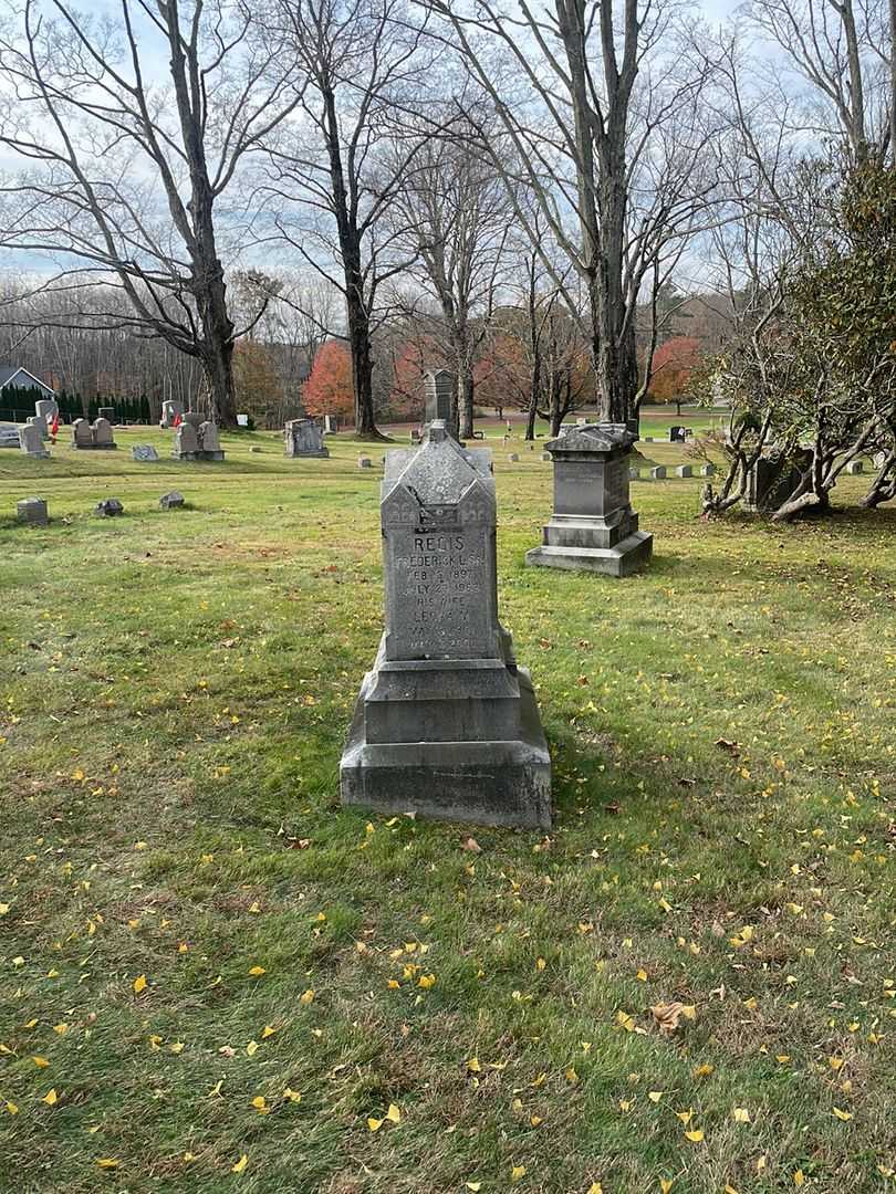 Frederick L. Regis Senior's grave. Photo 2